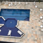Apartamento com 2 dormitórios à venda, 65 m² por R$ 424.000,00 - Vila Júlia - Guarujá/SP