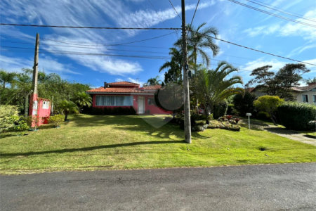 Casa à venda com 3 quartos, sendo 1 suíte, no condomínio Portal do Sabiá, Araçoiaba da Serra - SP