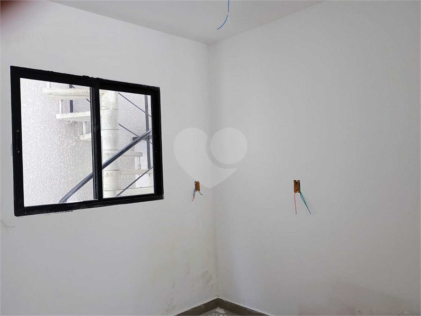 Casa à venda com 2 quartos no condomínio Vila Davos 2, São Paulo - SP