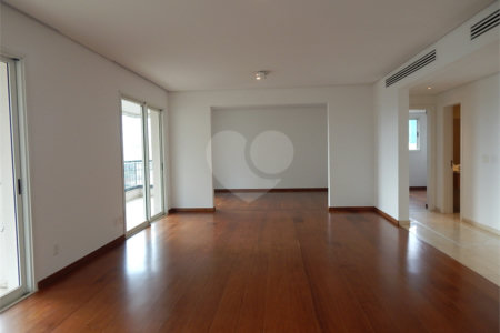 Apartamento à venda com 4 suítes em Moema, São Paulo, SP
