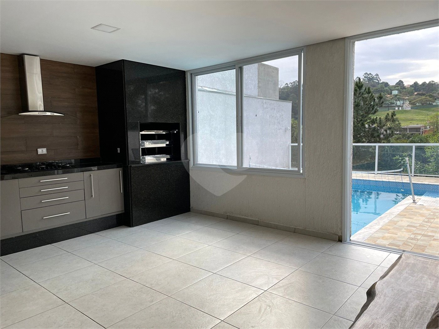 Casa à venda com 4 suítes em Suru, Santana de Parnaíba, SP