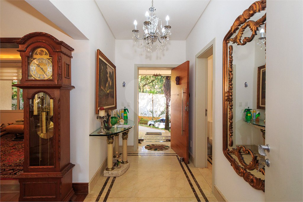 Casa à venda com 4 suítes no condomínio Vila Alba, São Paulo - SP