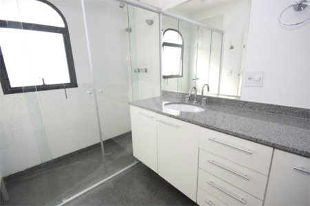 Apartamento à venda com 4 suítes em Jardim Marajoara, São Paulo, SP