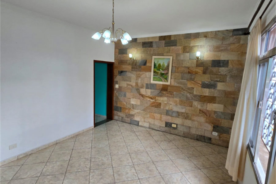 Casa à venda com 3 quartos, sendo 1 suíte, em Vila Pereira Cerca, São Paulo, SP