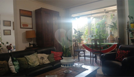 Sobrado à venda com 4 quartos, sendo 2 suítes,  em Interlagos, São Paulo, SP