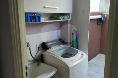 Sobrado à venda com 2 quartos em Vila Colorado, Suzano, SP