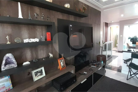 Sobrado à venda com 3 quartos, sendo 2 suítes,  em Vila Pires, Santo André, SP