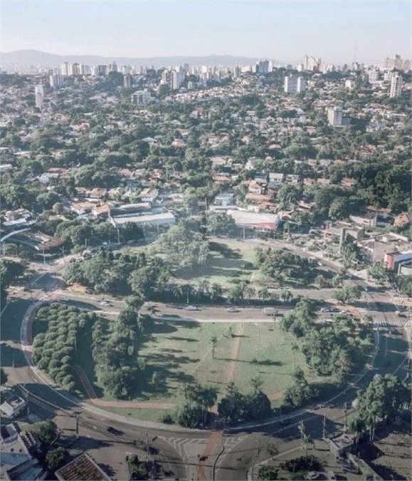 Casa à venda com 4 suítes no condomínio Giu, São Paulo - SP
