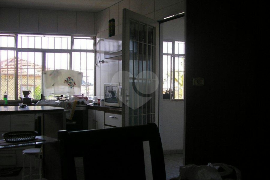 Sobrado à venda com 3 quartos em Carandiru, São Paulo, SP