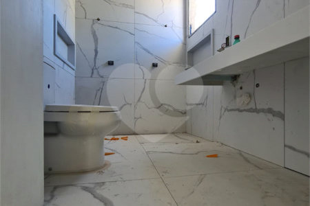 Casa à venda com 3 suítes no condomínio Terras de São Francisco, Vinhedo - SP