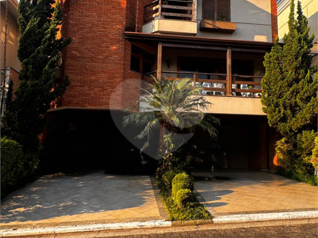 Casa à venda com 4 suítes no condomínio Chácara Francesa, São Paulo - SP