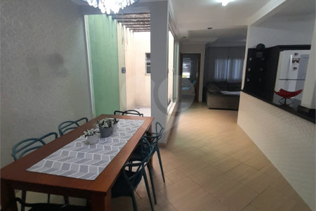 Casa à venda com 3 quartos, sendo 1 suíte,  em Vila Suissa, Mogi das Cruzes, SP