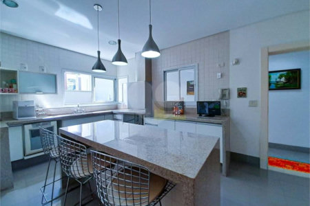 Casa à venda com 3 suítes em Jardim Franca, São Paulo, SP