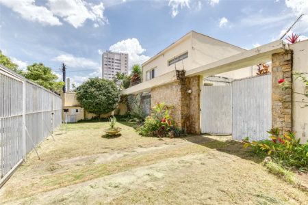 Sobrado à venda com 5 quartos, sendo 2 suítes, em Brooklin, São Paulo, SP