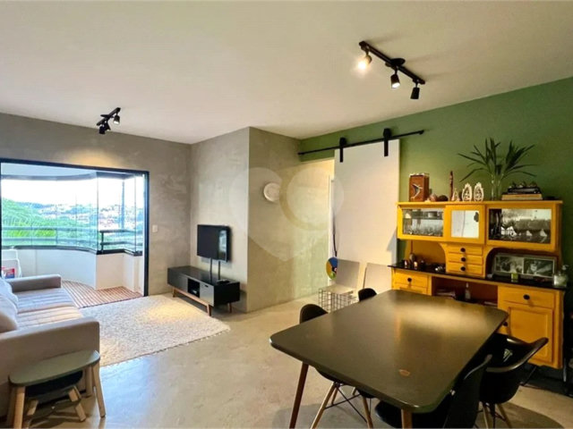 Apartamento à venda com 3 quartos, sendo 1 suíte,  em Vila Madalena, São Paulo, SP