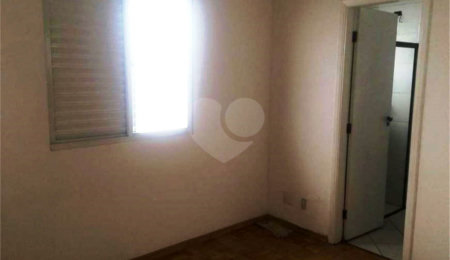 Casa à venda com 3 quartos, sendo 1 suíte,  no condomínio Vila das Macieiras, São Paulo - SP