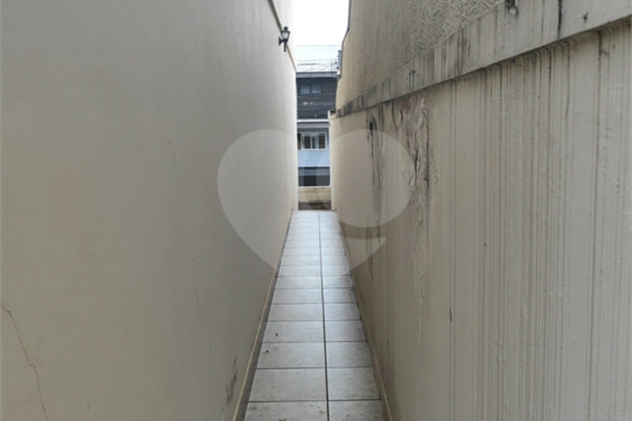 Casa à venda com 4 quartos, sendo 2 suítes, no condomínio Chácara das Rosas, São Paulo - SP
