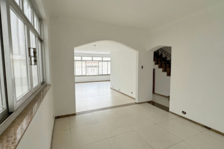 Casa dos Sonhos no Canal 6 – Piscina, Privacidade e 450m² de Terreno
