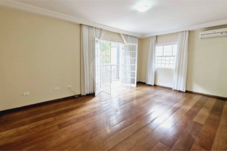 Casa à venda com 4 suítes no condomínio Jardim Vitória Régia, São Paulo - SP