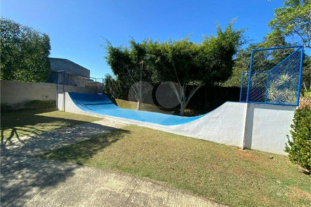 Casa à venda com 4 quartos, sendo 2 suítes, no condomínio Terras de Santa Adélia, Vargem Grande Paulista - SP
