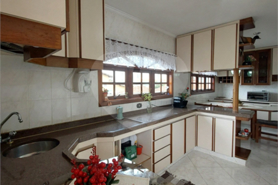 Casa à venda com 3 suítes em Vila Pereira Barreto, São Paulo, SP