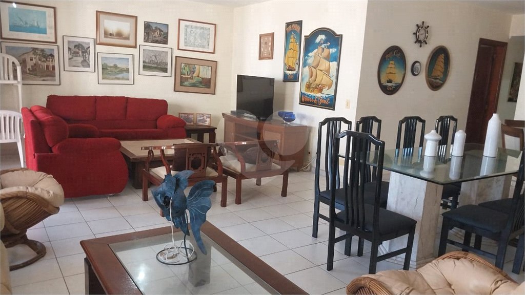 Apartamento à venda com 4 quartos, sendo 2 suítes, em Tombo, Guarujá, SP