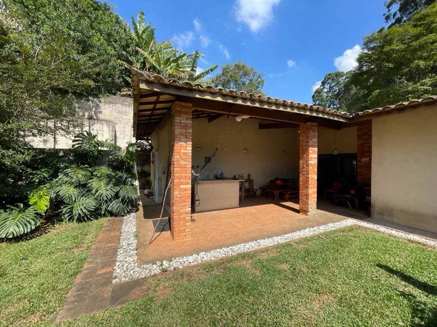 Casa à venda com 4 quartos, sendo 1 suíte,  em Vila Morumbi, São Paulo, SP