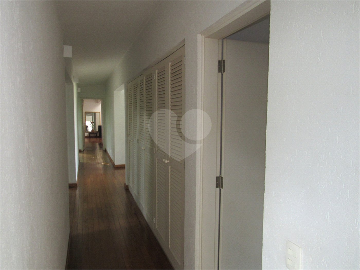 Casa à venda com 3 quartos, sendo 1 suíte, em Guarapiranga, São Paulo, SP