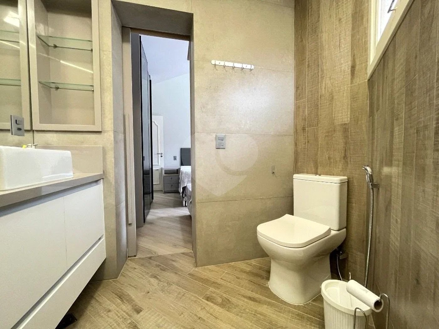 Casa à venda com 5 quartos, sendo 4 suítes, em Riviera de São Lourenço, Bertioga, SP