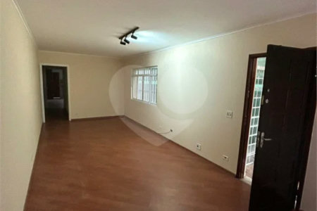 Sobrado em São Paulo com 140m², 4 dormitórios e 2 vagas de garagem