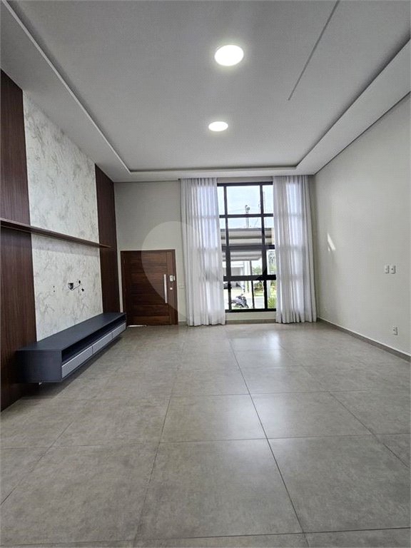 Casa à venda com 3 quartos, sendo 1 suíte, no condomínio Mantova, Indaiatuba - SP