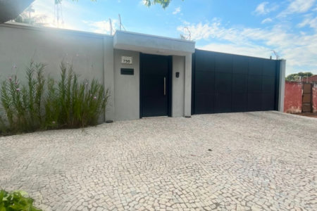 Casa à venda com 3 quartos, sendo 1 suíte,  em Santos Dumont, Três Lagoas, MS