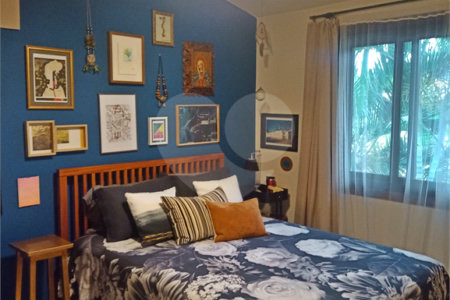 Casa à venda com 4 quartos, sendo 2 suítes,  em Morumbi, São Paulo, SP