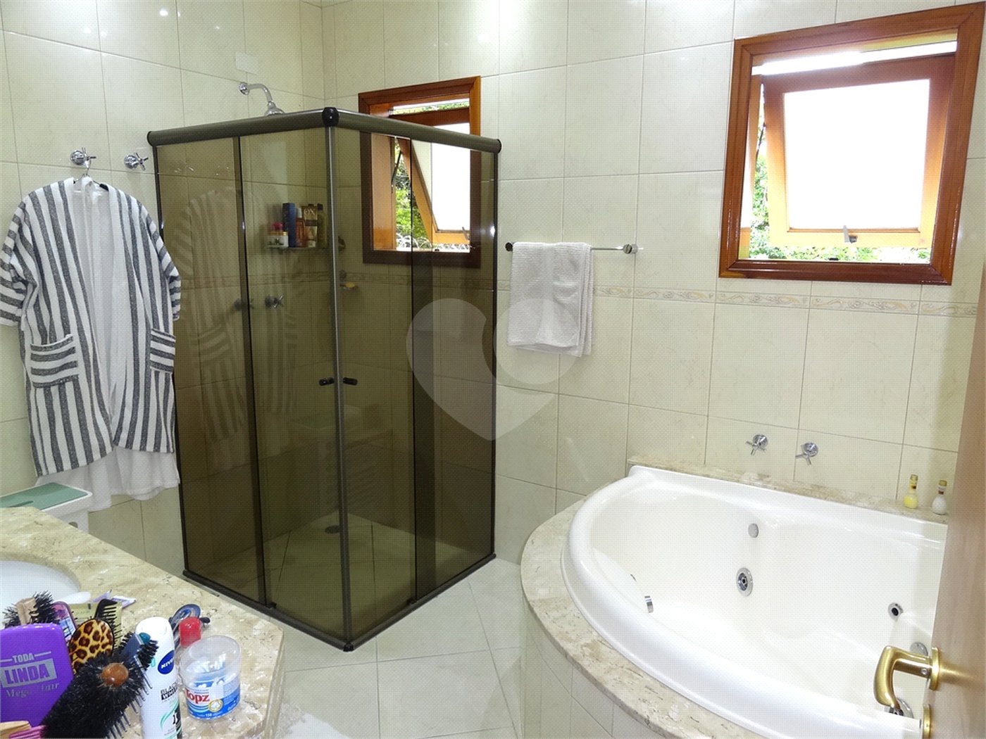 Sobrado à venda com 4 quartos, sendo 2 suítes, em Horto, São Paulo, SP