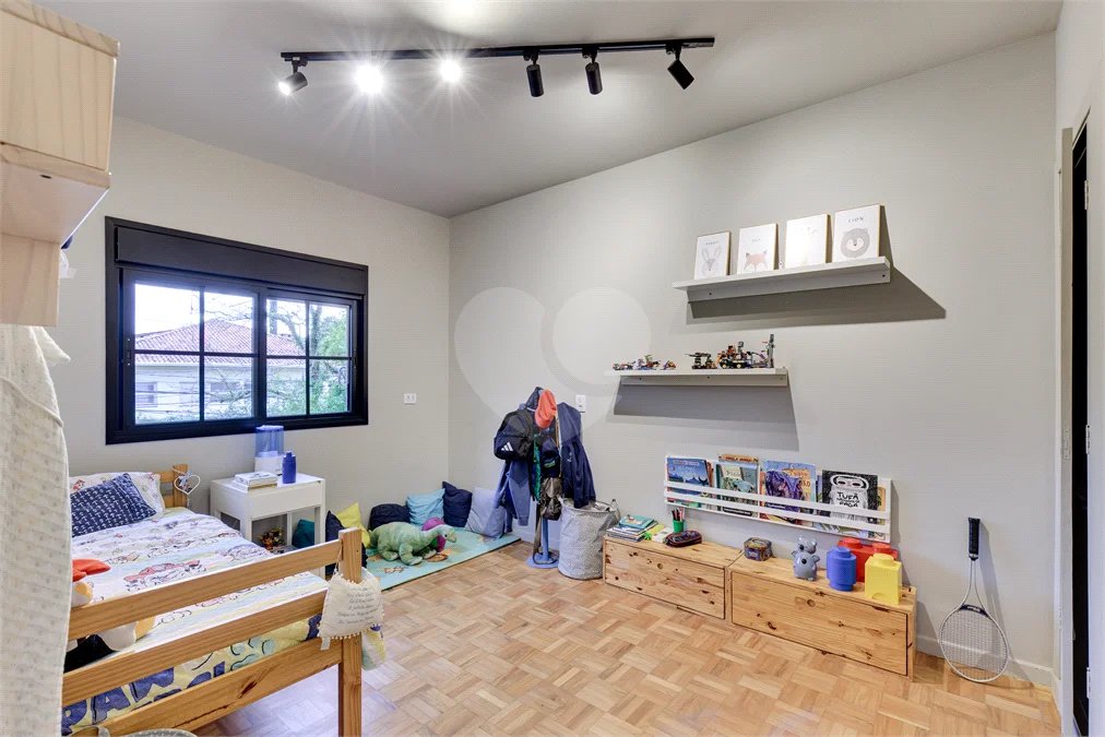 Casa de Vila à venda com 5 quartos, sendo 3 suítes, em Jardim Hípico, São Paulo, SP