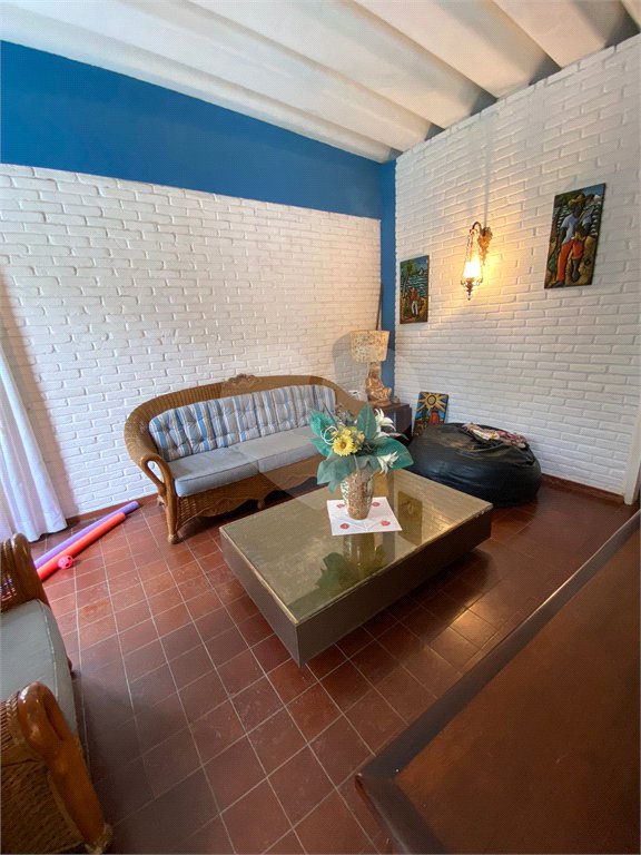 Casa à venda com 4 quartos, sendo 1 suíte,  em Vila Oliveira, Mogi das Cruzes, SP