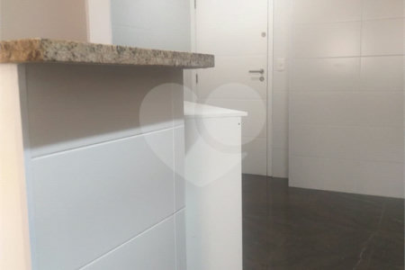 Apartamento à venda com 2 suítes em Guilhermina, Praia Grande, SP