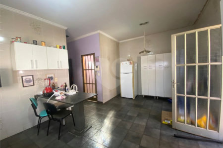 Casa à venda com 3 quartos, sendo 1 suíte, no Centro, Araraquara, SP