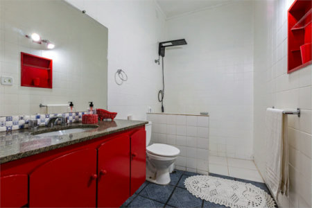 Sobrado à venda ou para alugar com 4 quartos, sendo 2 suítes, em Brooklin Paulista, São Paulo, SP