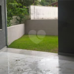 Casa à venda com 2 quartos, sendo 1 suíte, no condomínio Figueira Garden, Atibaia - SP