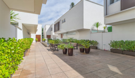 Casa à venda com 4 suítes no condomínio Villagio Quadrifolio, São Paulo - SP