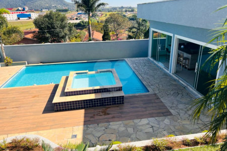 Casa à venda com 3 suítes no Centro, Bom Jesus dos Perdões, SP