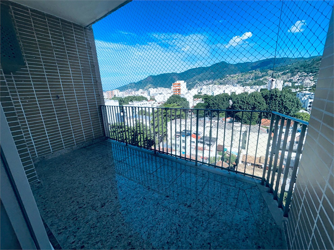Apartamento à venda com 2 quartos, sendo 1 suíte, em Grajaú, Rio de Janeiro, RJ