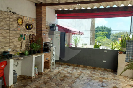 Casa à venda com 4 quartos, sendo 1 suíte, em Vila Pirajussara, São Paulo, SP