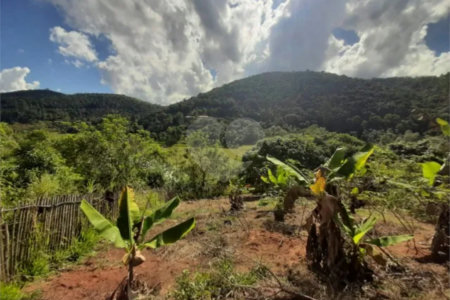Chácara à venda com 2 quartos no Centro, Paraibuna, SP