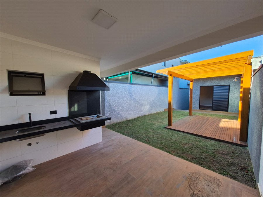 Sobrado à venda com 3 quartos, sendo 1 suíte, em Jardim do Lago, Atibaia, SP