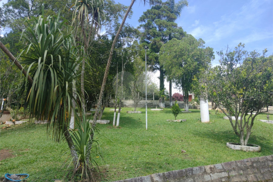 Casa à venda com 4 quartos, sendo 2 suítes,  no condomínio Cinco Lagos, Mairiporã - SP