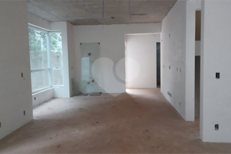 Casa à venda com 3 suítes no condomínio Residencial Floresta, São Paulo - SP