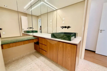 Apartamento à venda com 4 quartos, sendo 3 suítes, em Água Branca, São Paulo, SP