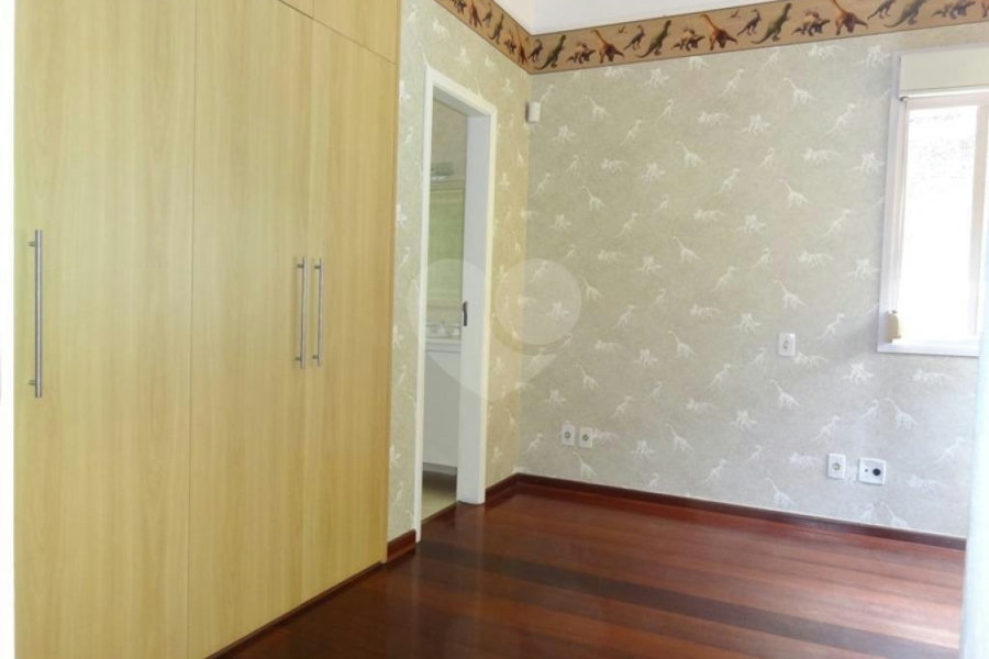 Casa à venda com 4 suítes no condomínio Jardim Ibiratiba, São Paulo - SP